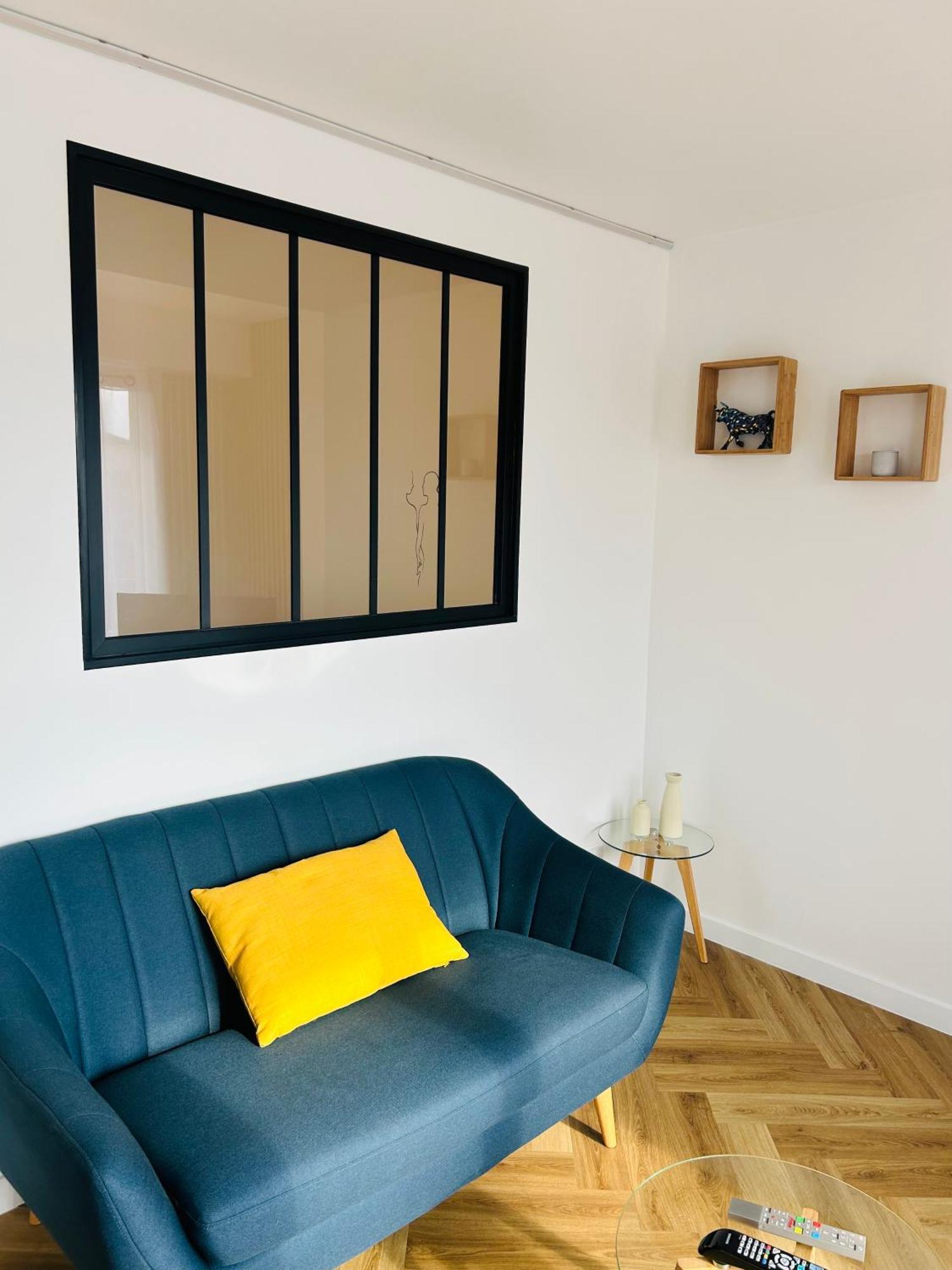 Agreable Studio Chantilly Avec Balcon Et Parking Securise Pau Exterior photo